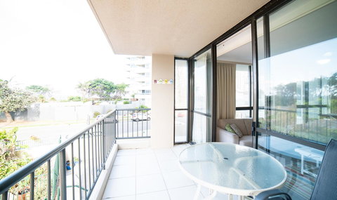 Capricorn One Beachside Holiday Apartments - Official - Accommodation Cairns 2
