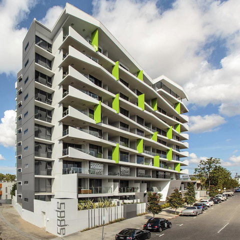 Code Apartments - Accommodation Cairns 8