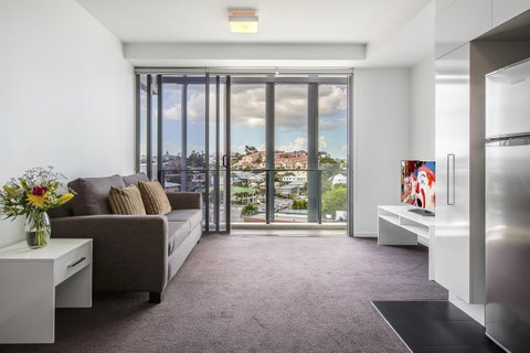 Code Apartments - Accommodation Cairns 15