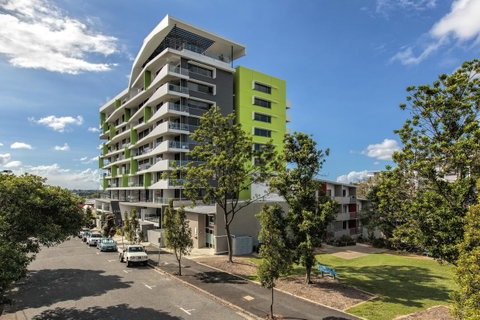 Code Apartments - Accommodation Cairns 0