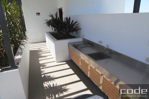 Code Apartments - Accommodation Cairns 28