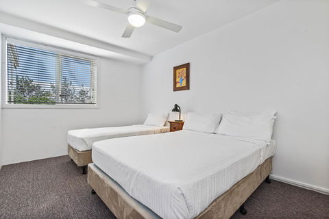 84 The Spit Holiday Apartments - Accommodation Cairns 1