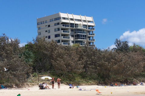 84 The Spit Holiday Apartments - Accommodation Cairns 0