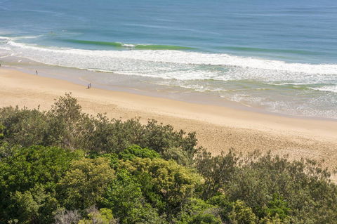 84 The Spit Holiday Apartments - Accommodation Cairns 3