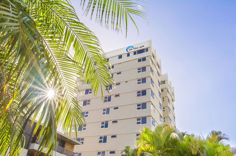 84 The Spit Holiday Apartments - Accommodation Cairns 4