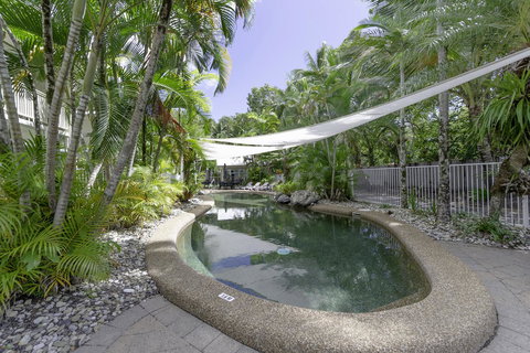 Tropical Nites Holiday Townhouses - Accommodation Cairns 3