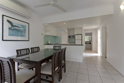 Tropical Nites Holiday Townhouses - Accommodation Cairns 25