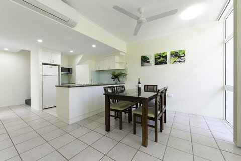 Tropical Nites Holiday Townhouses - Accommodation Cairns 14