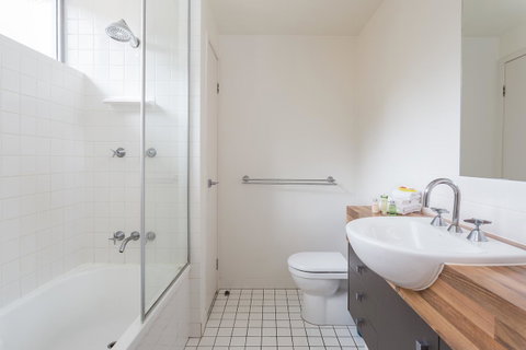 Oxygen Apartments - Accommodation Cairns 24