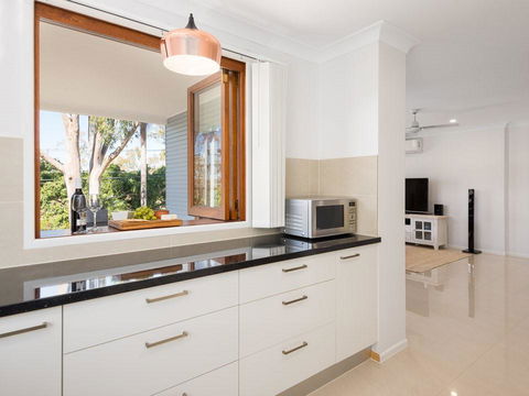 Briz Stays - Whites Road - Accommodation Cairns 9