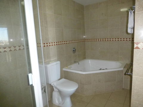 The Oasis Apartments - Accommodation Cairns 19