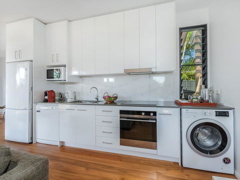 Sam's Buderim Mountain Guest House - Accommodation Cairns 4