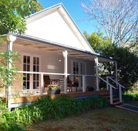 Curtis Falls Cottage - Accommodation Cairns
