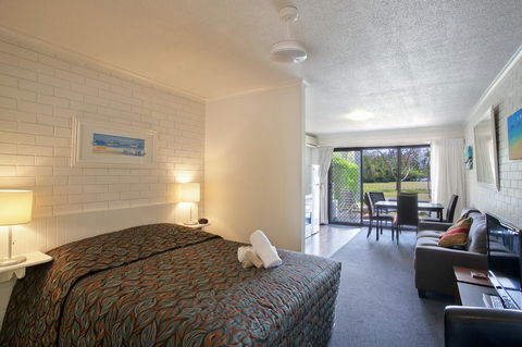 Regency Waterfront Noosa - Accommodation Cairns 10