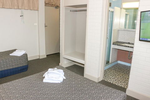 Brighton Hotel - Accommodation Cairns 5