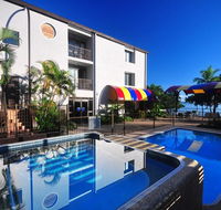 Waters Edge The Strand - Accommodation Cairns