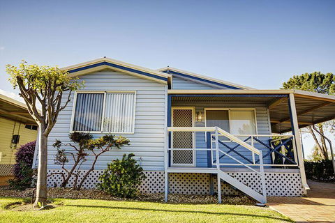 Wavecrest Village & Tourist Park - Accommodation Cairns 0