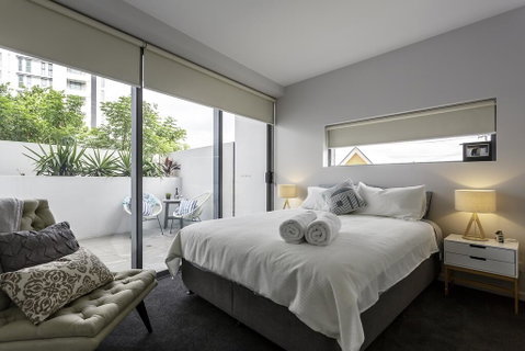 Well-Appointed 3 Bedroom, 2 Bath, Parking & Pool - Accommodation Cairns 3