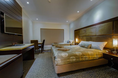 Western Downs Motor Inn - Accommodation Cairns 1