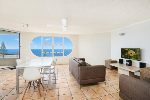 Wickham Cove Unit 10, 45 Albert Street. Kings Beach - Accommodation Cairns 3