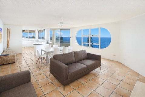 Wickham Cove Unit 10, 45 Albert Street. Kings Beach - Accommodation Cairns 1
