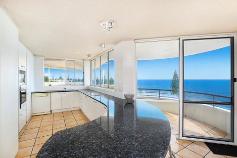Wickham Cove Unit 10, 45 Albert Street. Kings Beach - Accommodation Cairns 2