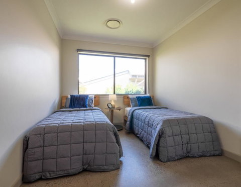 Wilson Ave Unit 2, 13 Wilson Ave - Accommodation Cairns 2