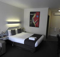 Wine Village Motor Inn - Accommodation Cairns