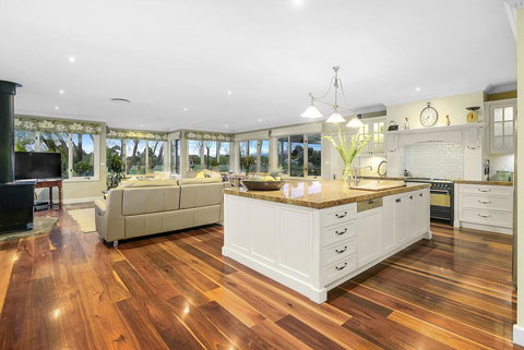 Woodend Old School House - Accommodation Cairns 3