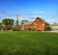 Woodend Old School House - Accommodation Cairns