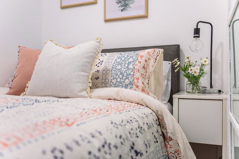 WOW Apartment On Flinders - Accommodation Cairns 0