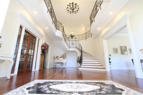 Yatahlia Manor Luxury Homestay - Accommodation Cairns 2