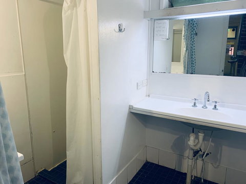 Yellow Submarine Backpackers - Accommodation Cairns 1