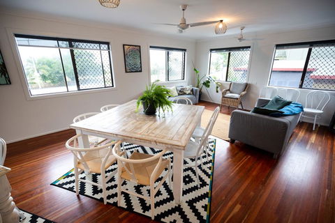 Yeppoon Beachhouse - Accommodation Cairns 2