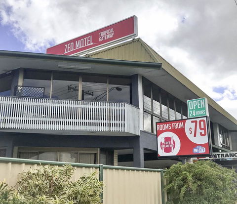 ZED MOTELS Tropical Gateway - Accommodation Cairns 0