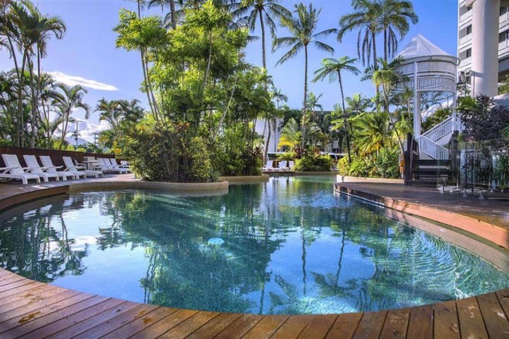 \'Luxury Waterfront\' Spectacular Oasis in the City