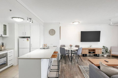 \'The Sand Dollar\' Central Cairns Chic Studio - Accommodation Cairns 1