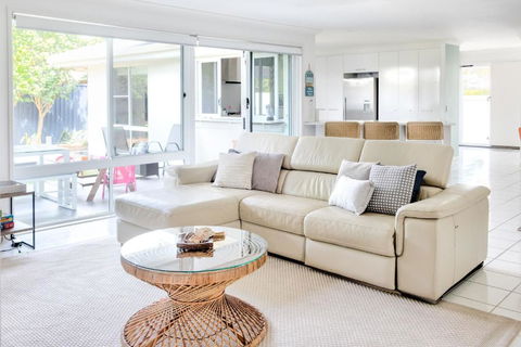 Relax At Bokarina Beach House Walk To Beach Relax By The Pool - Accommodation Cairns 0