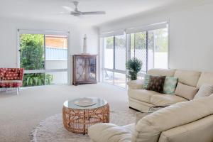 Relax At Bokarina Beach House Walk To Beach Relax By The Pool - Accommodation Cairns 5