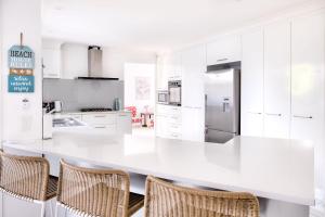 Relax At Bokarina Beach House Walk To Beach Relax By The Pool - Accommodation Cairns 3