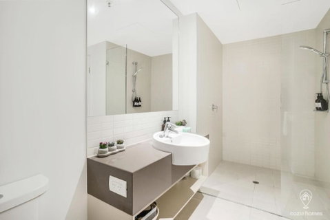 602 Harbour Lights With Ocean Views - Accommodation Cairns 3
