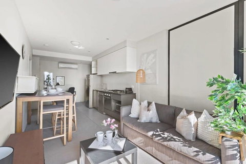 A 2BR Apt On Collins With City Views FREE Parking - Accommodation Cairns 1