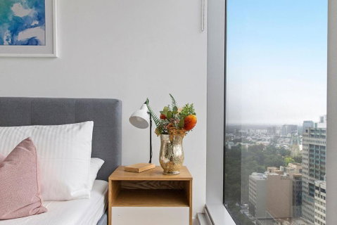 A Chic & Lovely 2BR Apt CBD With City Views - Accommodation Cairns 1