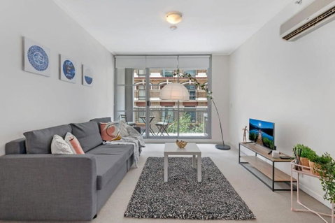 A Comfy & Modern Studio Near Darling Harbour - Accommodation Cairns 0