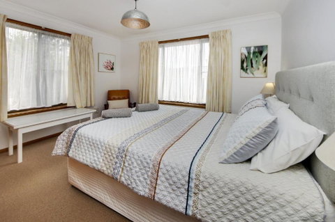 A Little Getaway - 17 Lawson St SWR - Accommodation Cairns 2