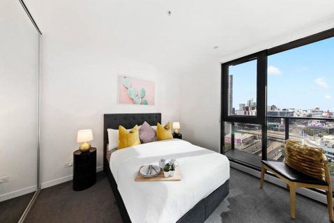 A Modern & Spacious 2BR Apt City Views Southbank - Accommodation Cairns 0