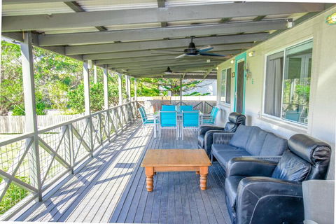 A Wave From It All - Accommodation Cairns 3