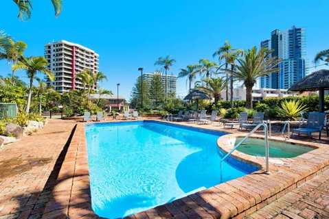 Acapulco Deluxe 2 Bedroom Apartment - CoastHM - Accommodation Cairns 2