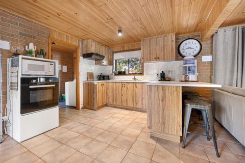 Affordable GEM In The Heart Of Inverloch - Accommodation Cairns 2