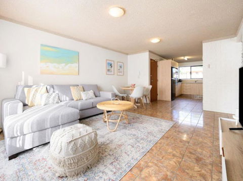 Affordable Relaxing GC Getaway - Accommodation Cairns 0